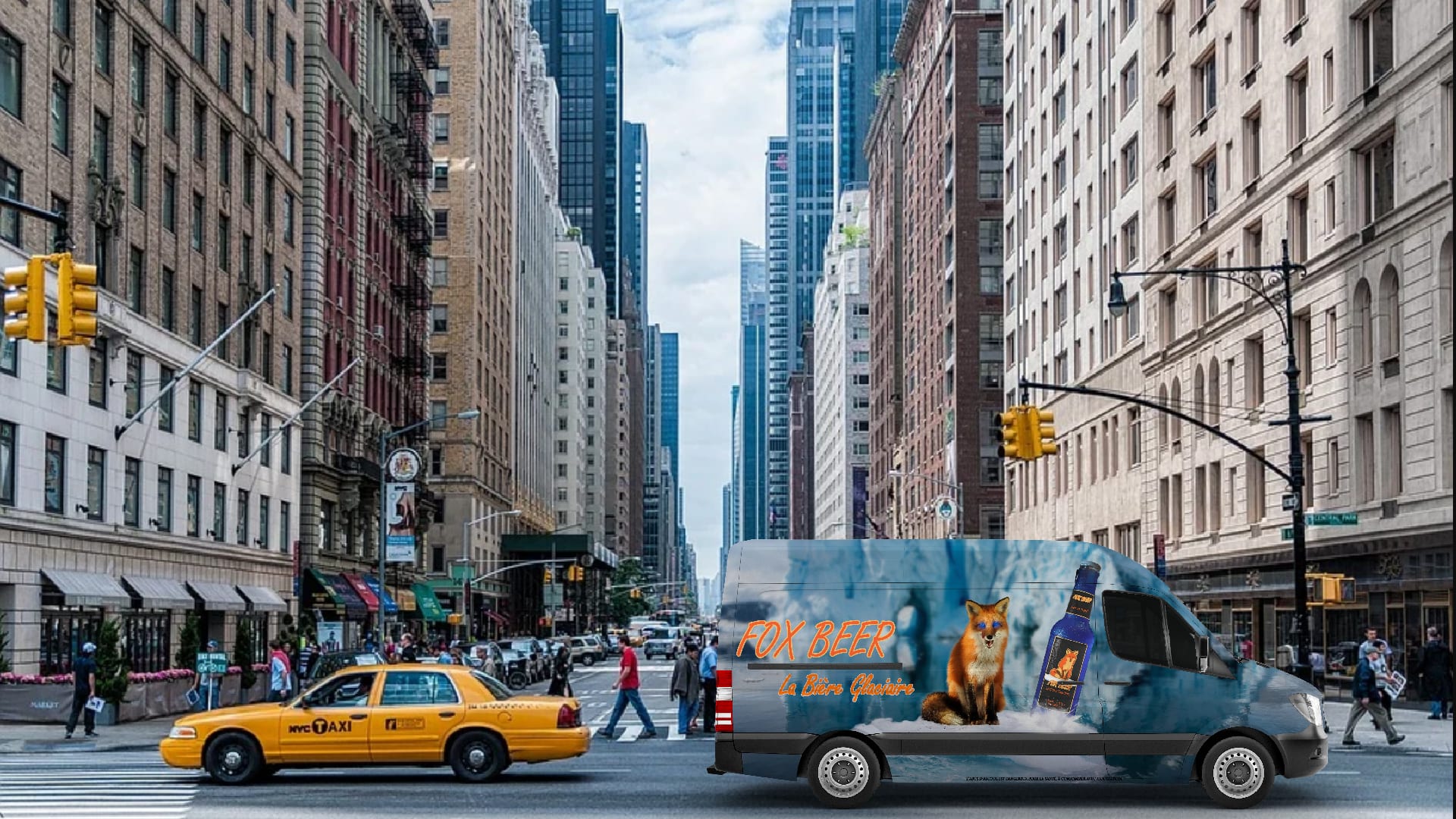 Simulation publicitaire montrant une camionnette floquée Fox Beer circulant dans une rue animée de New York avec des taxis jaunes, créée par AK Web Concept.