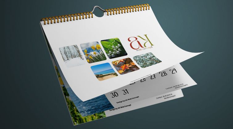 Design de calendrier personnalisé par AK Web Concept, présentant trois pages avec des photos et une mise en page moderne.